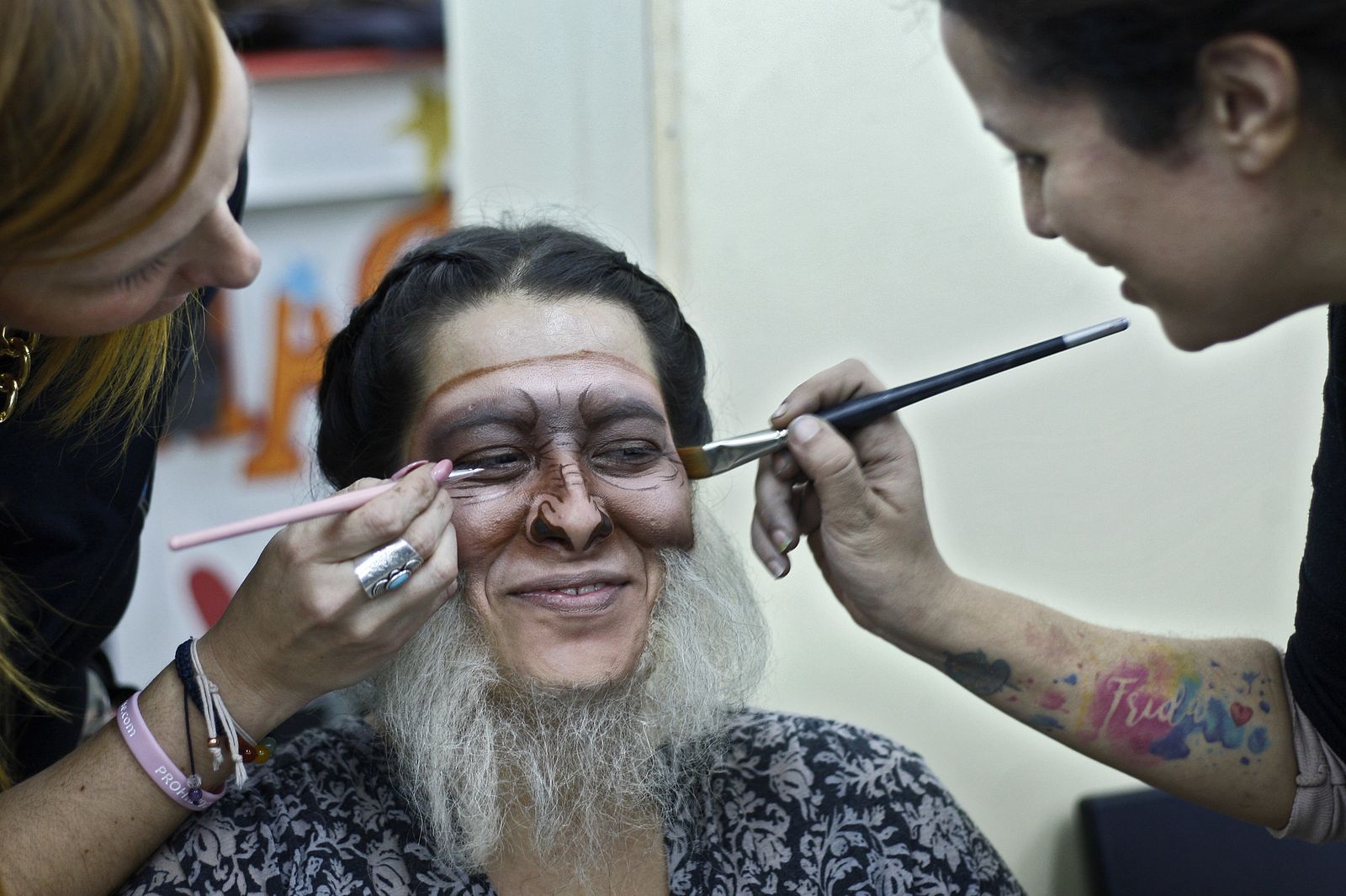 Así se convierten en simios 'Los irracionales' de Bienvenido