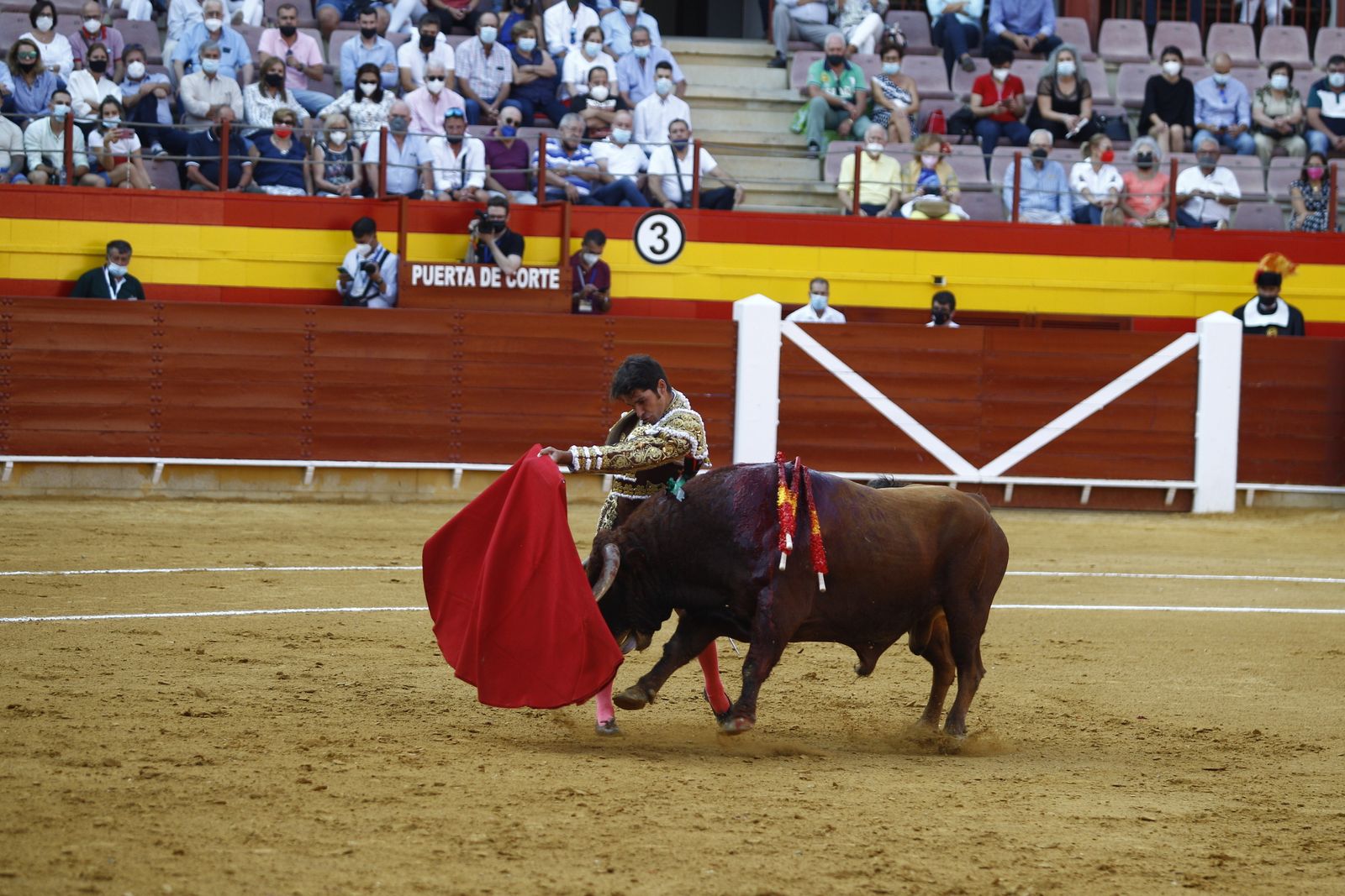 Fotogalería corrida de toros. Cayetano Rivera, Paco Ureña y Roca Rey. Roquetas de Mar.