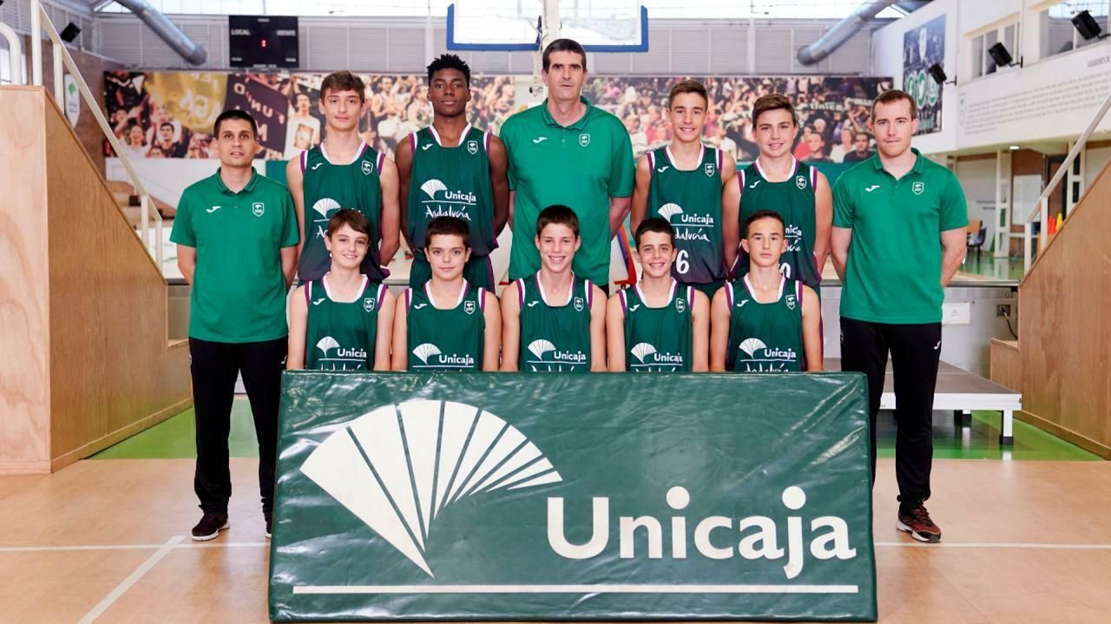 El equipo infantil del Unicaja.