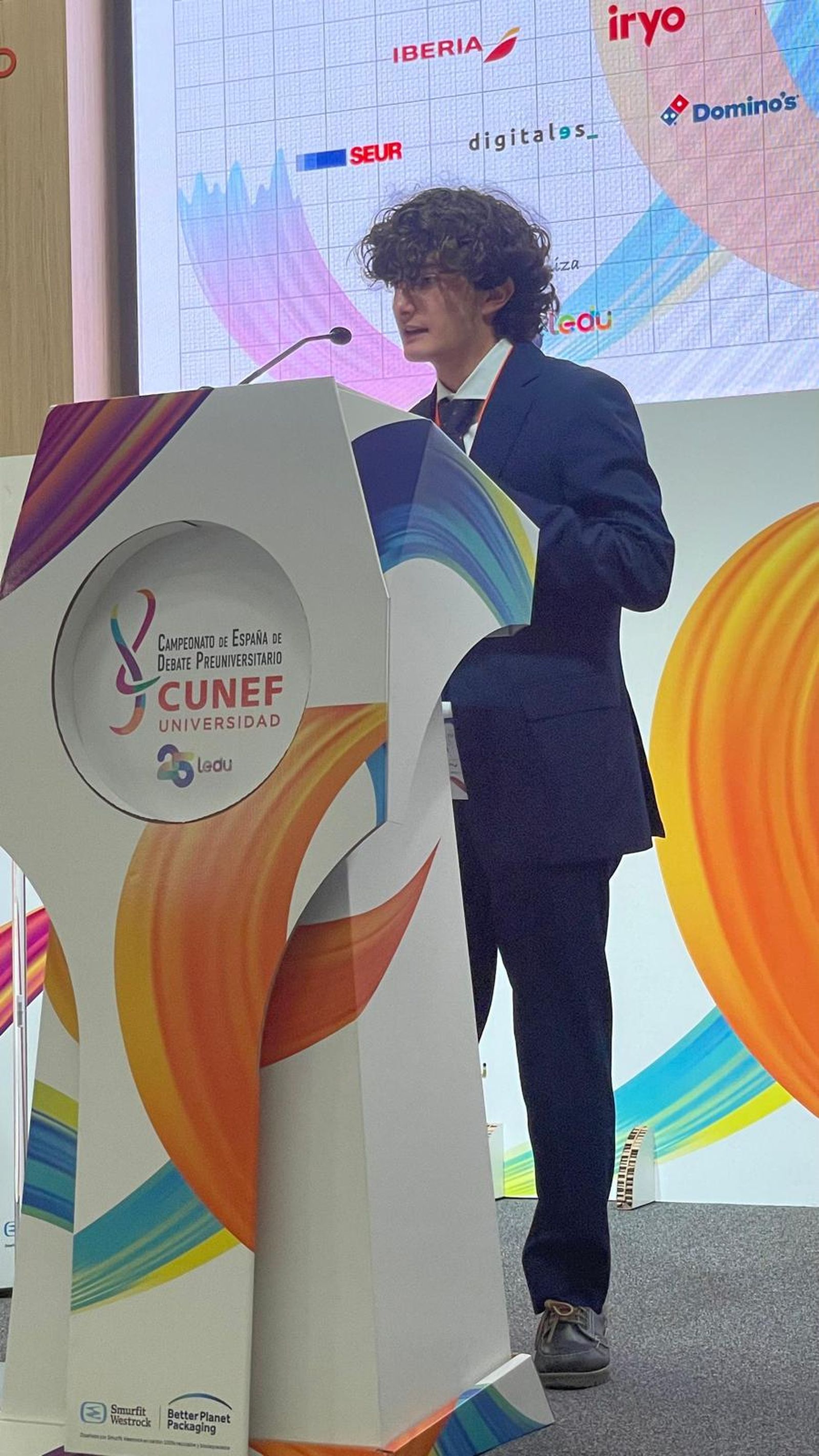 Javier Luque, alumno del Liceo de San Fernando que ha sido premiado como tercer mejor orador en la liga LEDU de debate escolar.