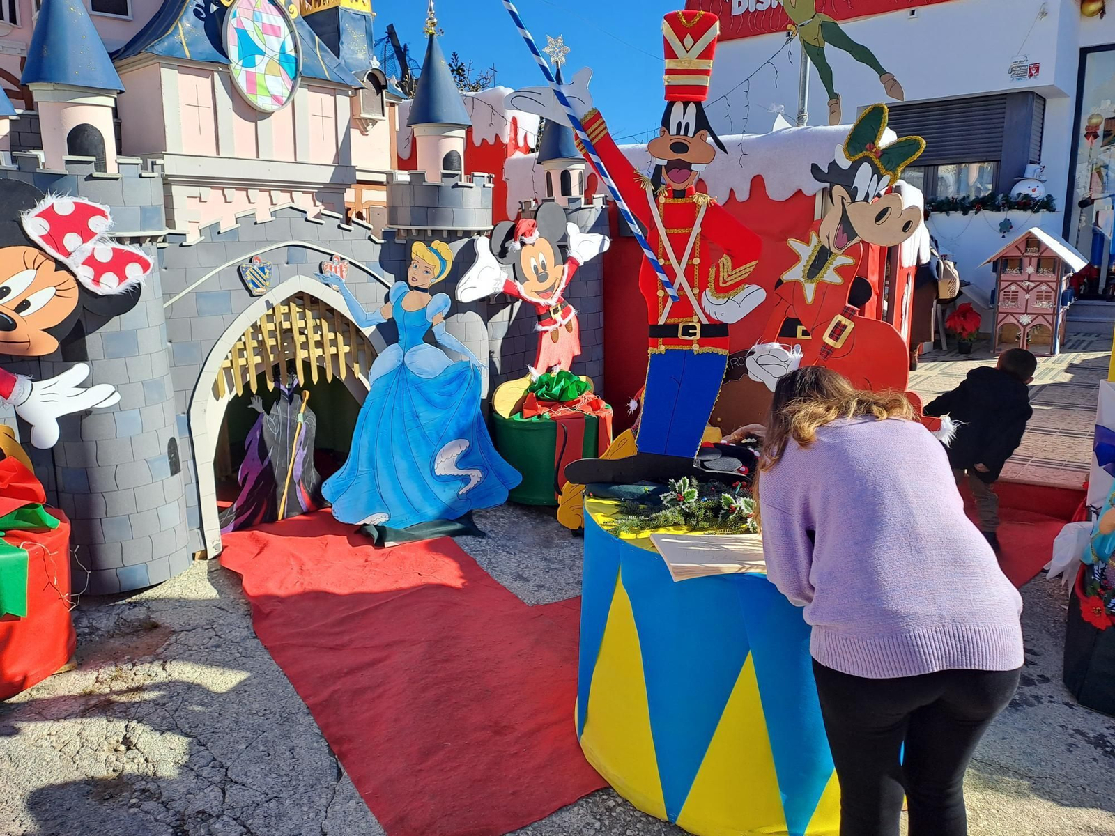 En imágenes: ¡Bienvenidos al mundo fantástico por Navidad de Las Pedrizas!