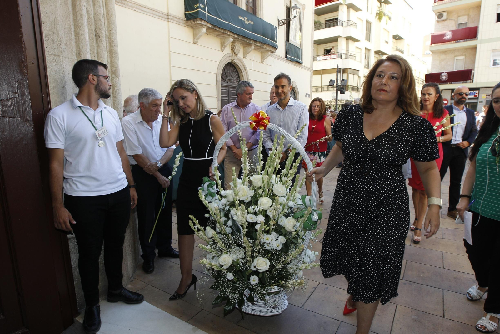 Fotogalería ofrenda floral a la Virgen del Mar. Feria de Almería 2019