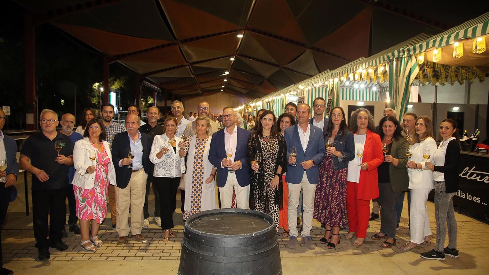 Brindis en la inauguración de la Fiesta del Vino y la Tapa.