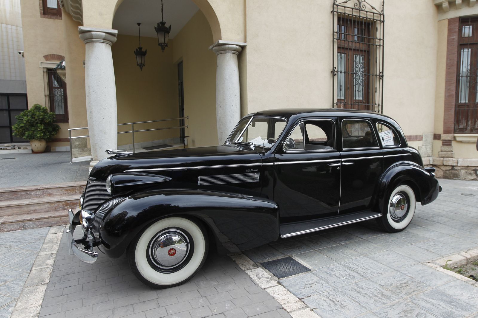 Fotogalería presentación XXX Ruta Vehículos Antiguos. Alcaldía de Almería