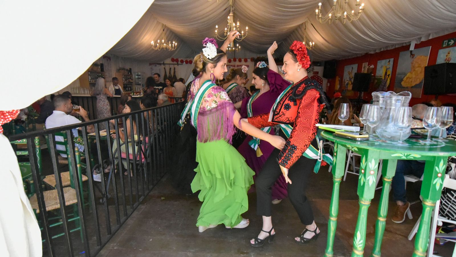 Fotos del miercoles en la Feria Real de Algeciras Dia de la Mujer