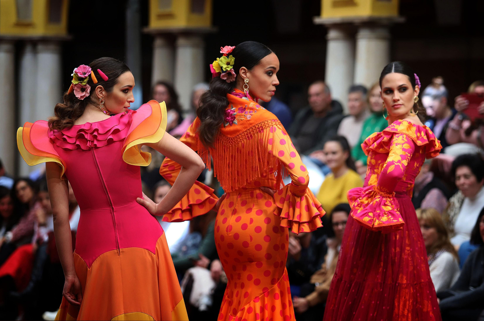Huelva Flamenca 2023. Imágenes del desfile benéfico de El Ajolí a favor de Cruz Roja Española