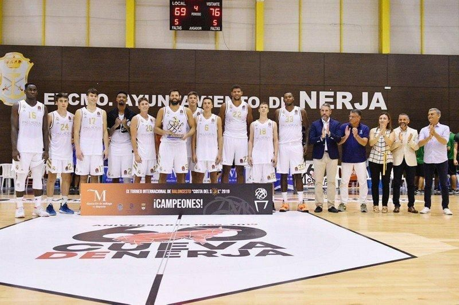 Las fotos del Unicaja - Real Madrid en Nerja