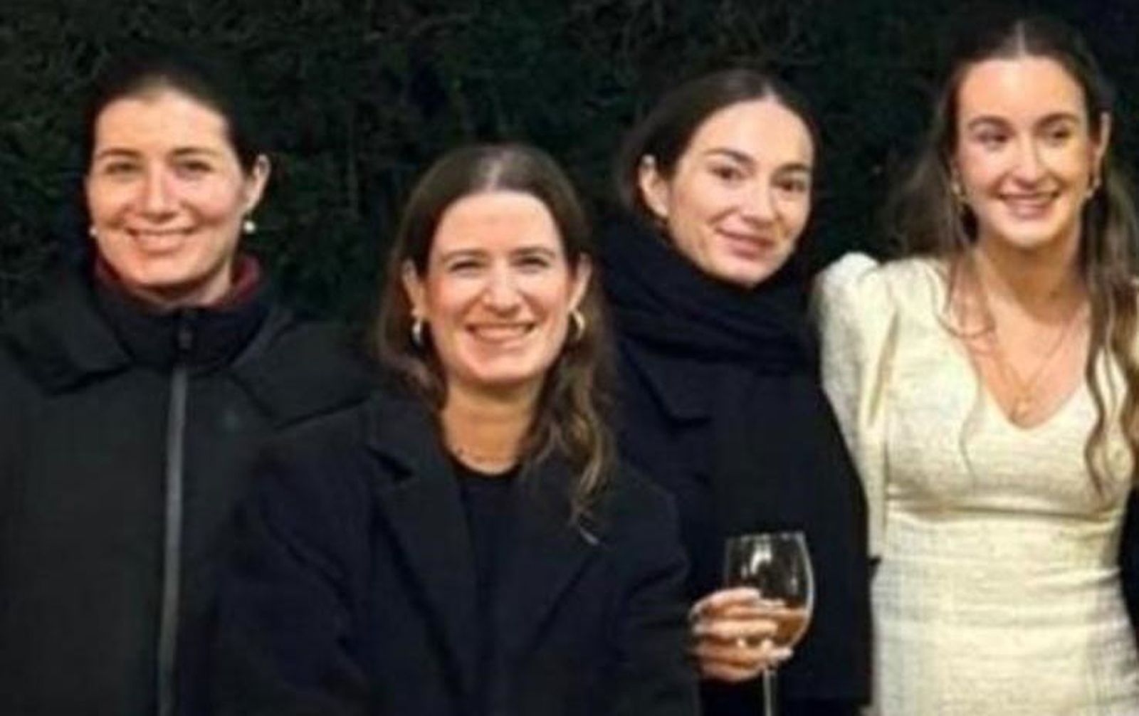 Carla Grosso con sus primas Paloma y Marta Moreno Grosso y Clara Sánchez Grosso.