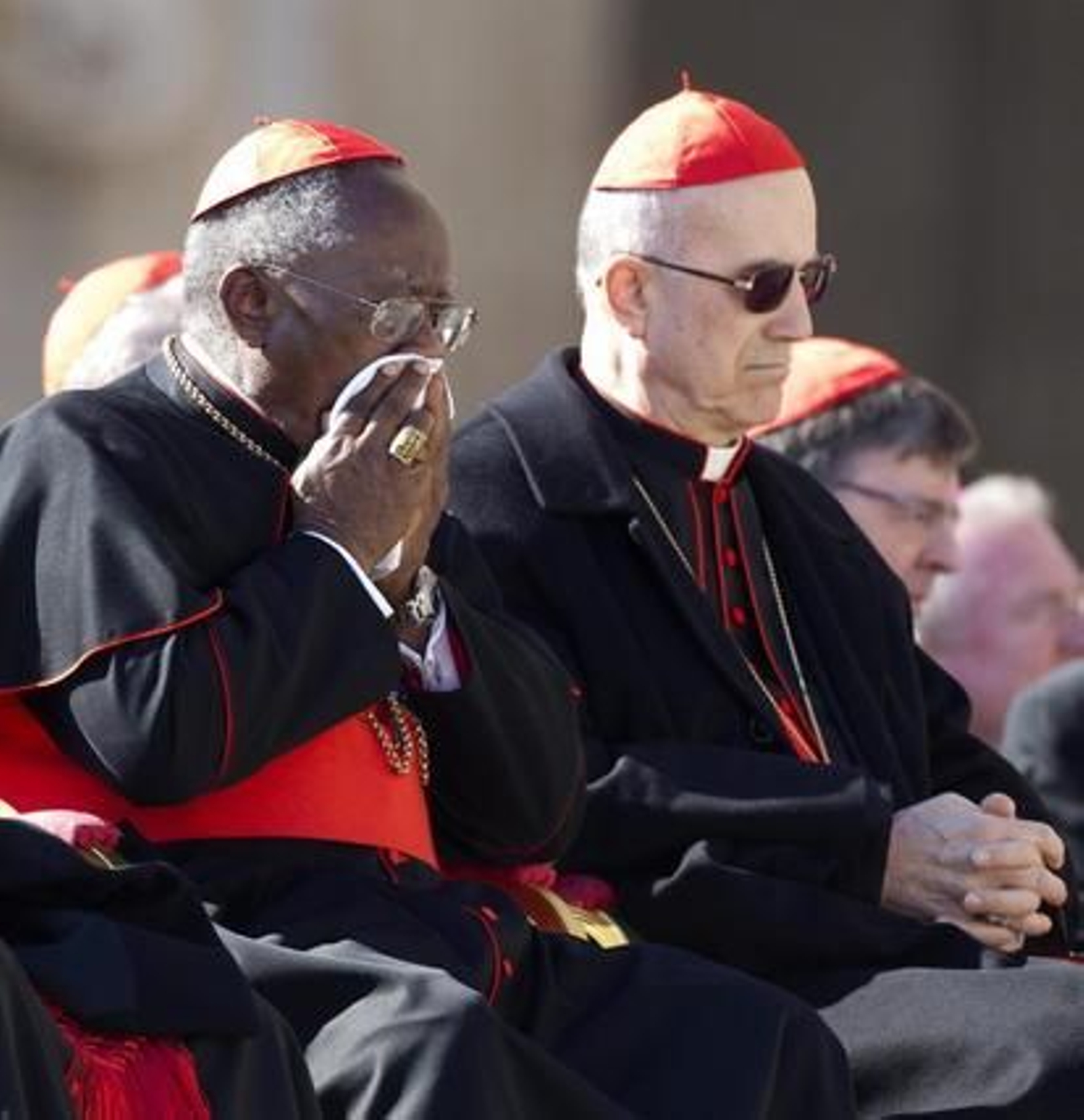 Bertone afirma que contra él hubo "una red de cuervos y de víboras"