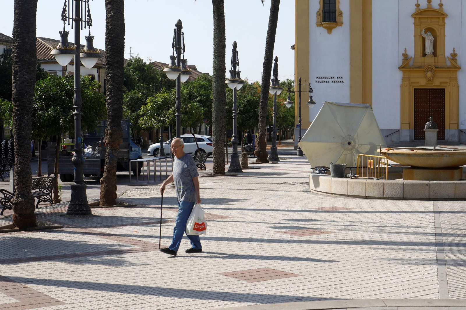Un plácido día de verano por el barrio de Cañero, en imágenes