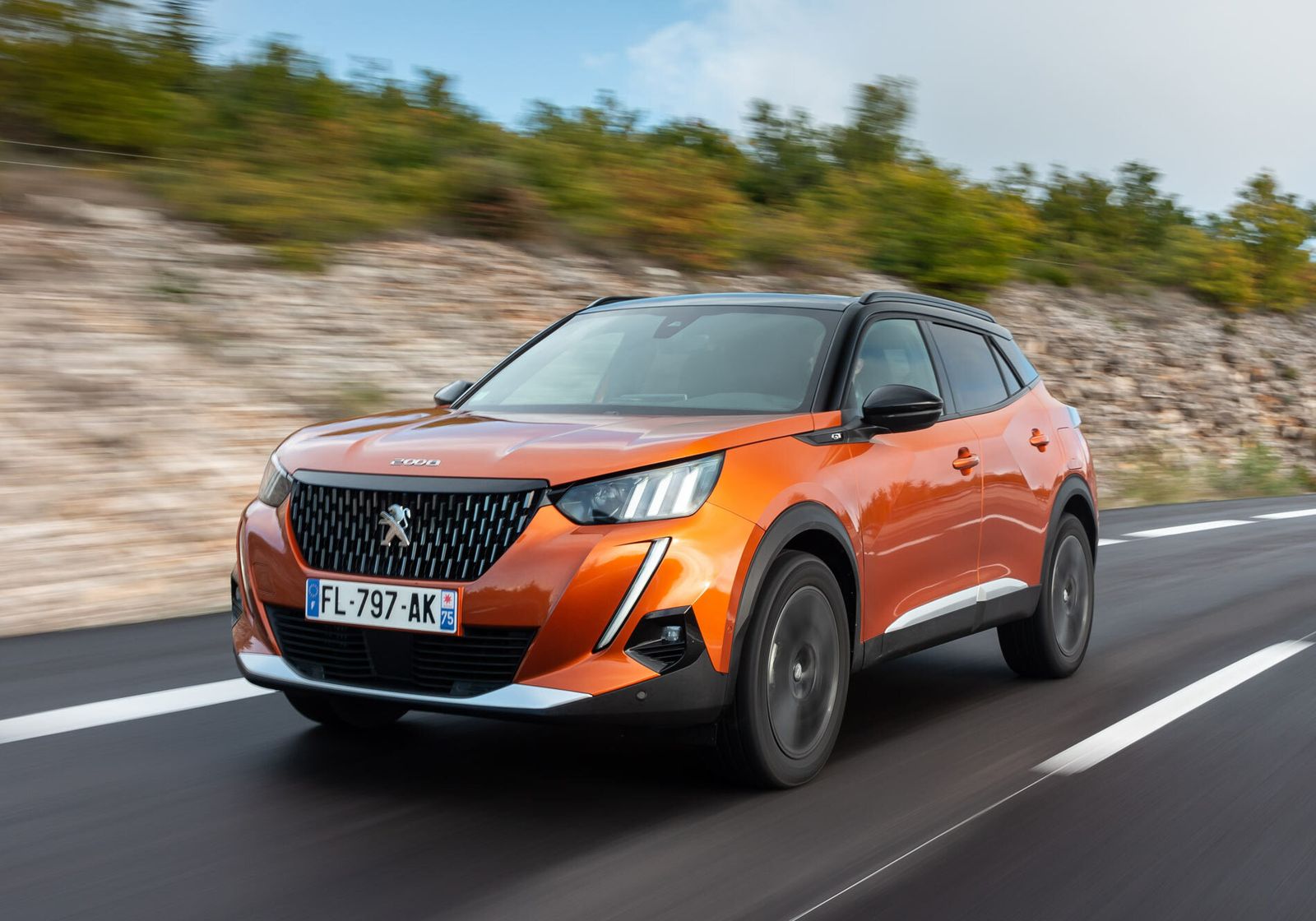 El nuevo Peugeot 2008 cambia estéticamente y cuenta con versiones eléctricas.