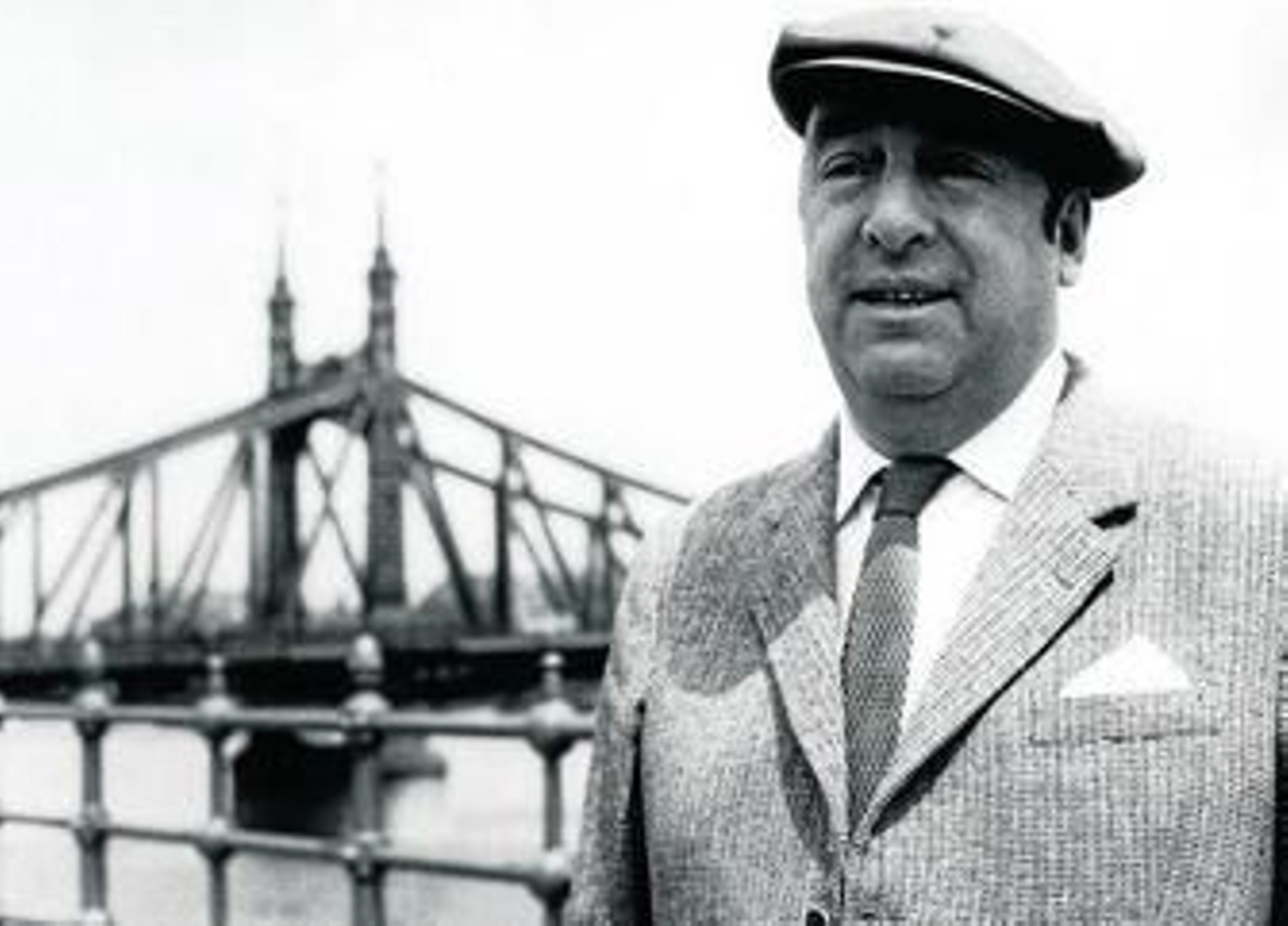 Pablo Neruda, durante una visita a Budapest a mediados de los sesenta.