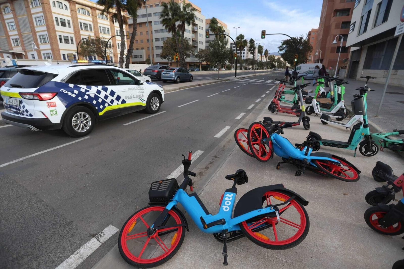 Las fotos del temporal de viento de levante en Málaga, en aviso naranja