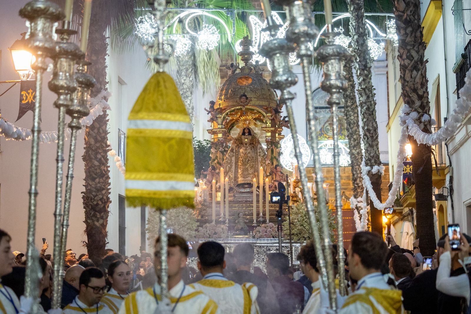 Las imágenes de la procesión de la Virgen de la Palma, en Cádiz
