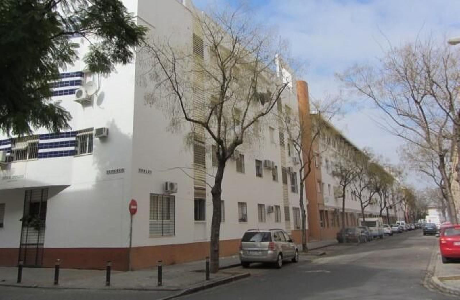 La promoción de 32 viviendas públicas de alquiler de Los Bermejales en la calle Berlín.