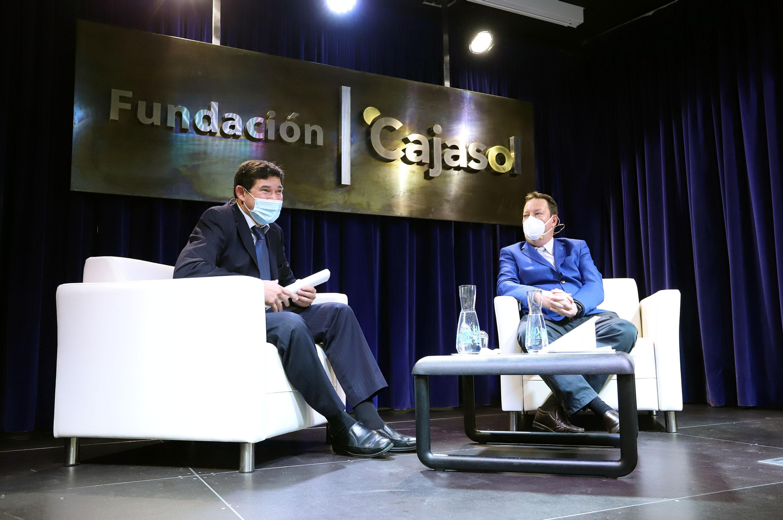 Imágenes del Foro Gerardo Rojas, con la participación de Antonio Lozano García