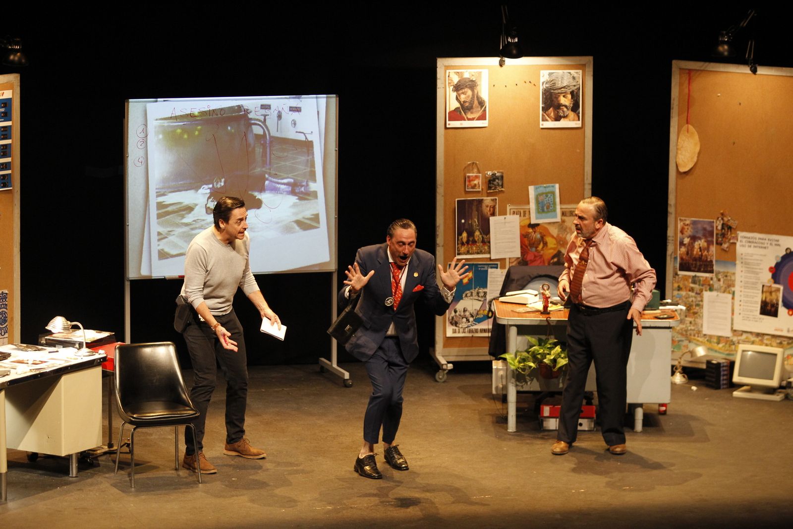 Fotogalería Festival de Teatro de El Ejido. Obra "El Asesino de la Regañá". Teatro Municipal de El Ejido