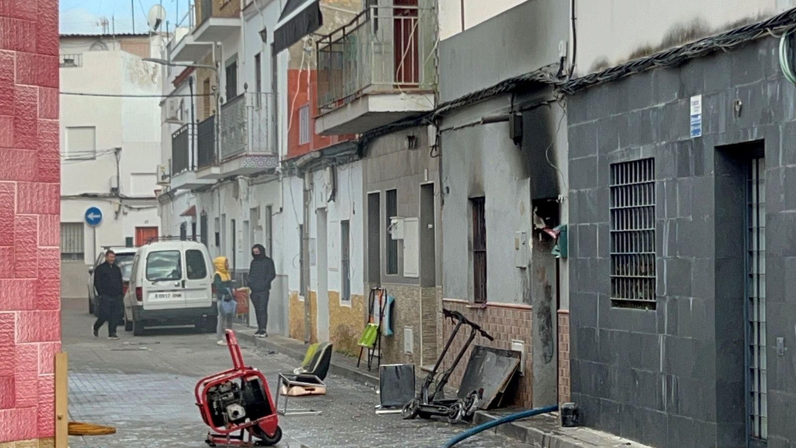 La vivienda incendiada este lunes en Su Eminencia horas después del sorteo de Lotería.
