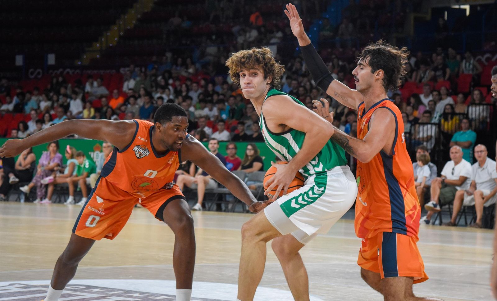 El Betis Baloncesto - CB Morón, en imágenes