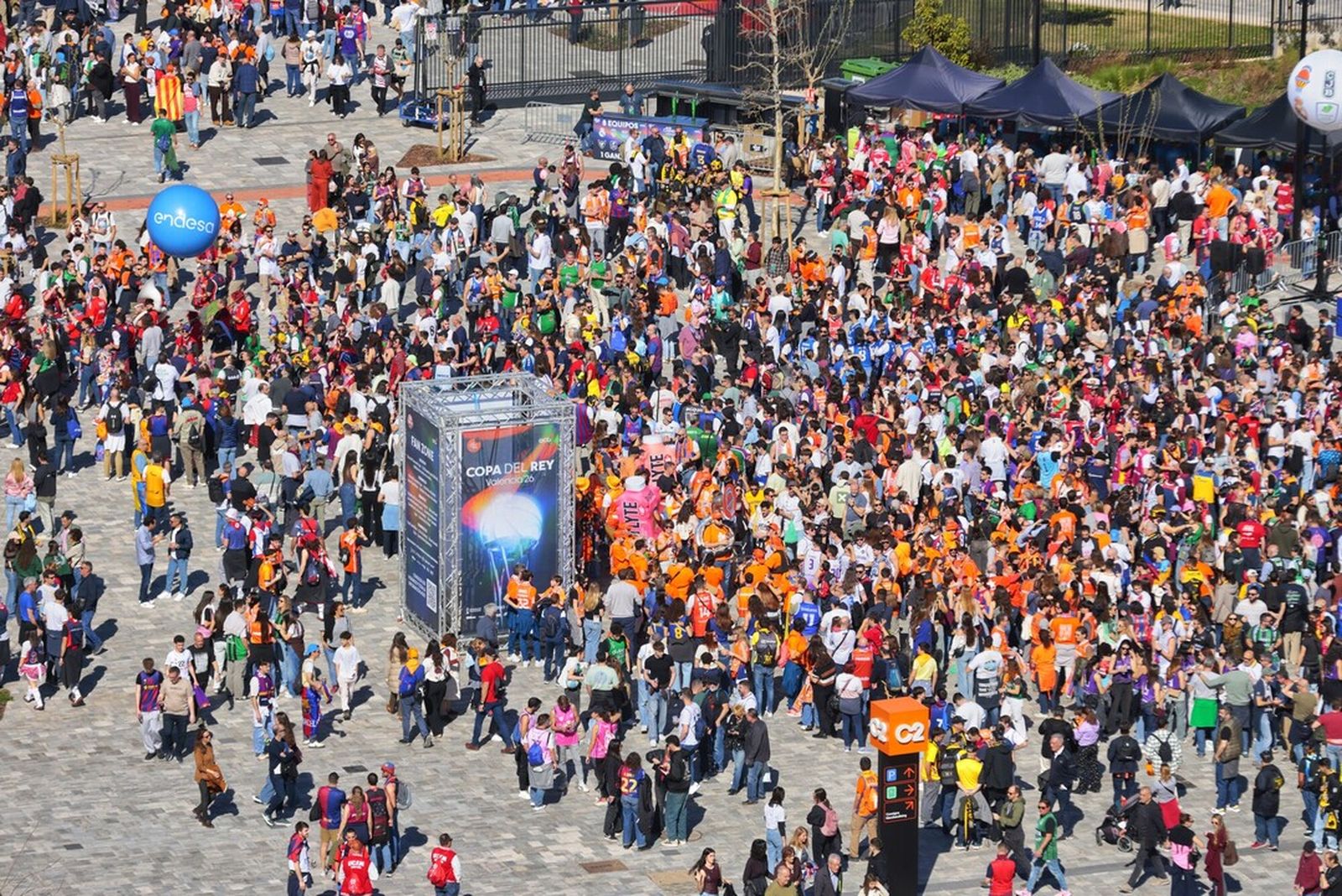 Las fotos del encuentro de aficiones de la Copa del Rey de Valencia