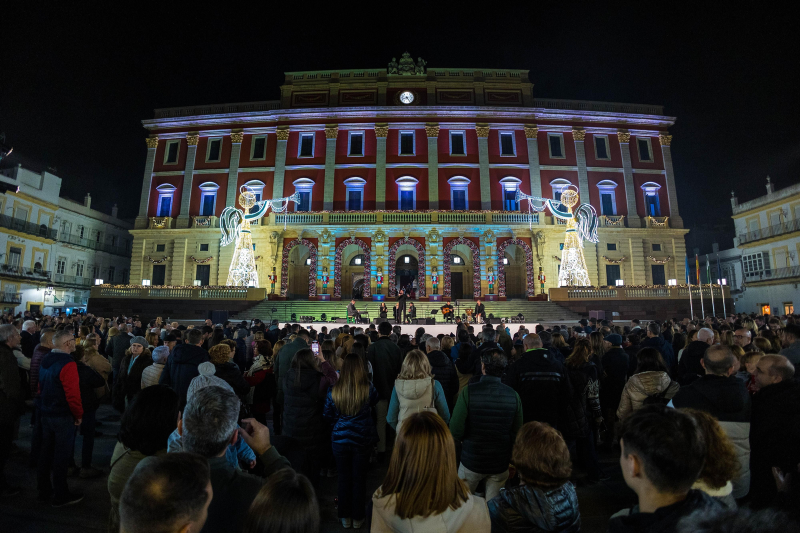 Doble sesión de zambombas navideñas en la plaza del Rey de San Fernando