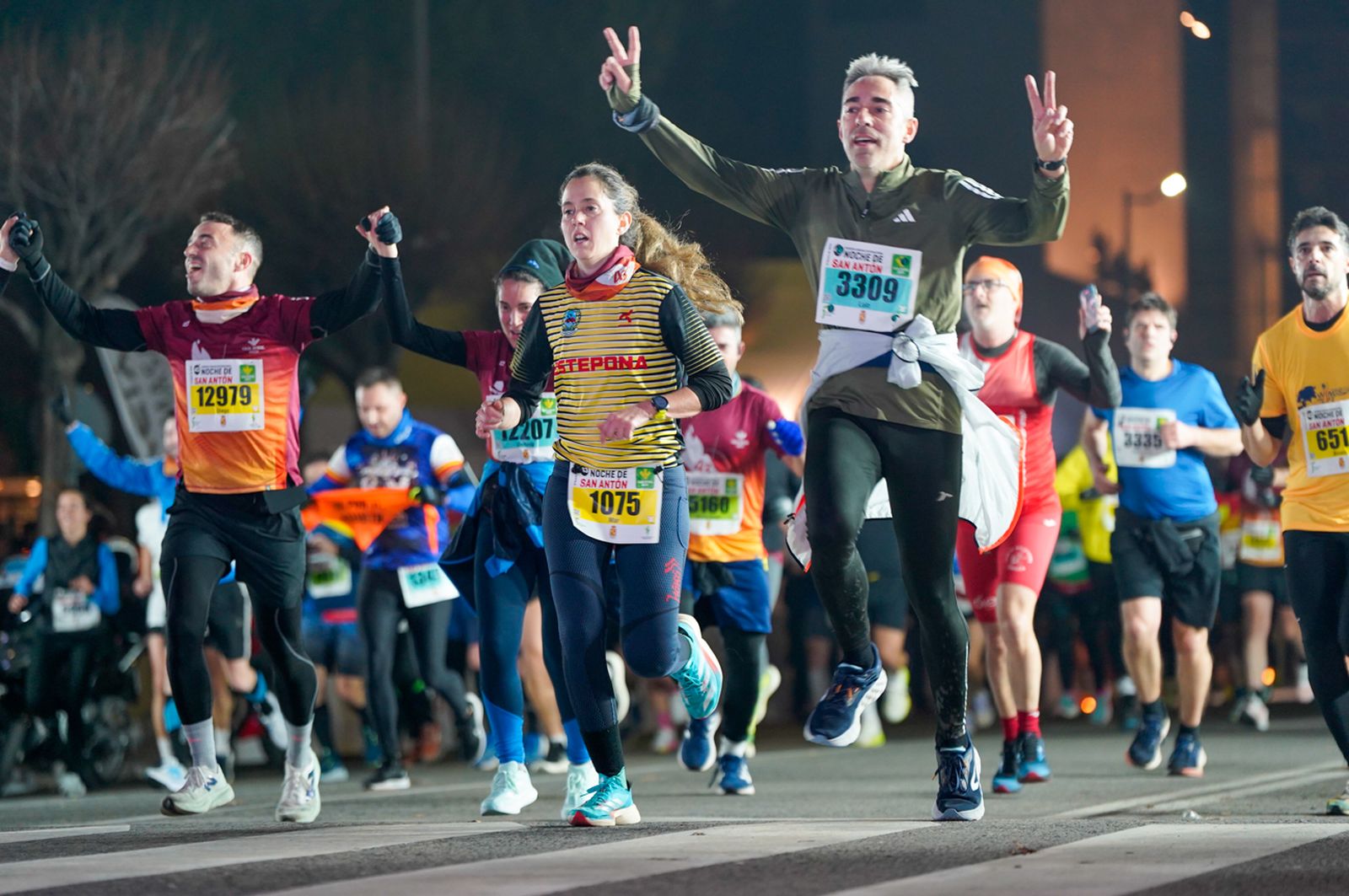 En imágenes: búscate en tu llegada a meta de la Carrera de San Antón 2026 (11)