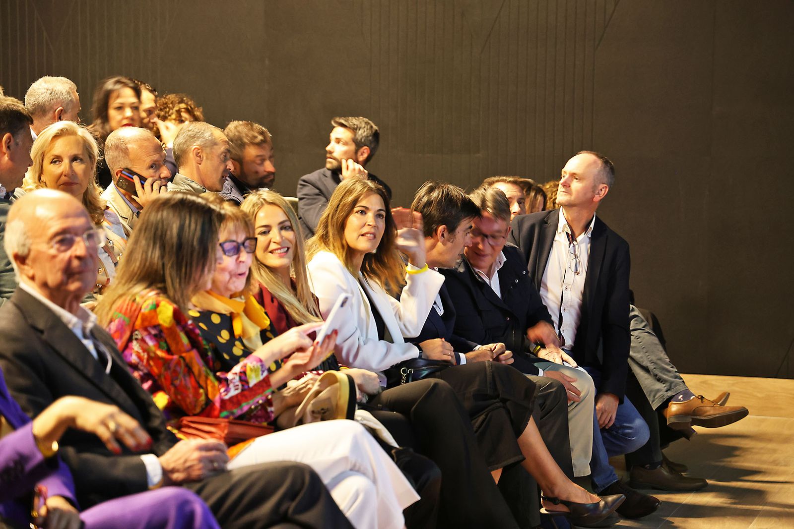 Movitransa presenta los nuevos modelos de BMW IX2 y el X2 en el complejo deportivo Lamiya