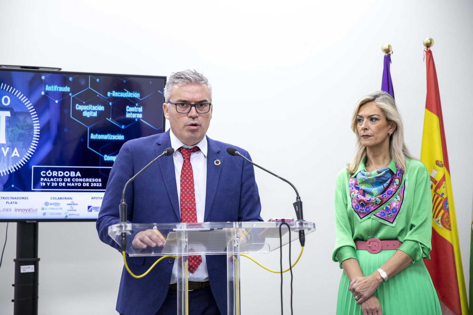 Víctor Montoro y Carmen Parra. Víctor Montoro y Carmen Parra.