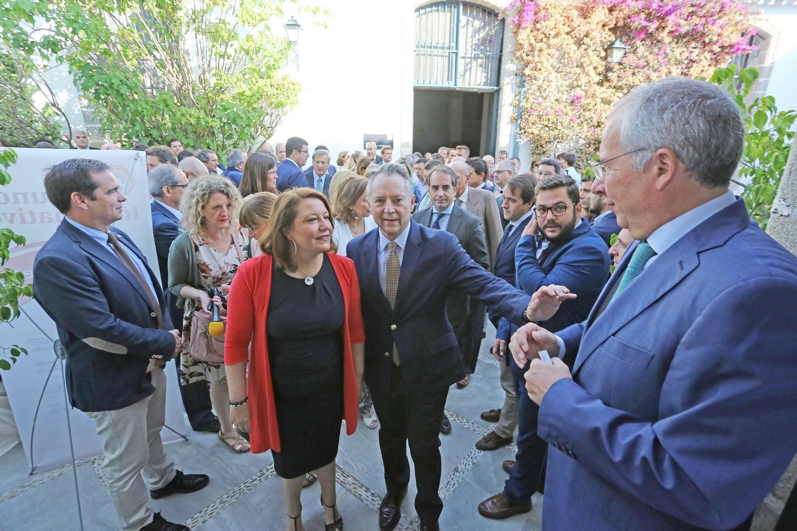 La consejera de agricultura y pesca Carmen Crespo en los desayunos del Banco de Santander y Grupo Joly