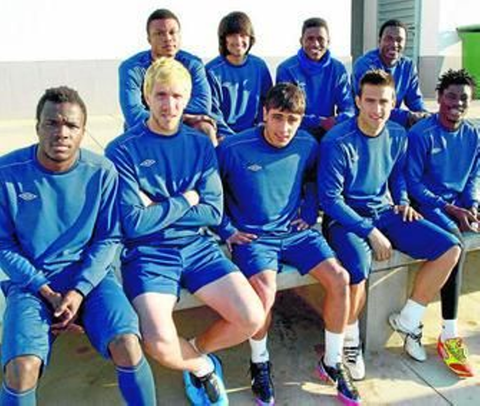 Arriba, de izquierda a derecha, Akrong, Zambrano, Mustafá y Cuero; abajo, Fatau, Nayar, Chakiri, Saavedra y Boateng, jugadores del San Roque.