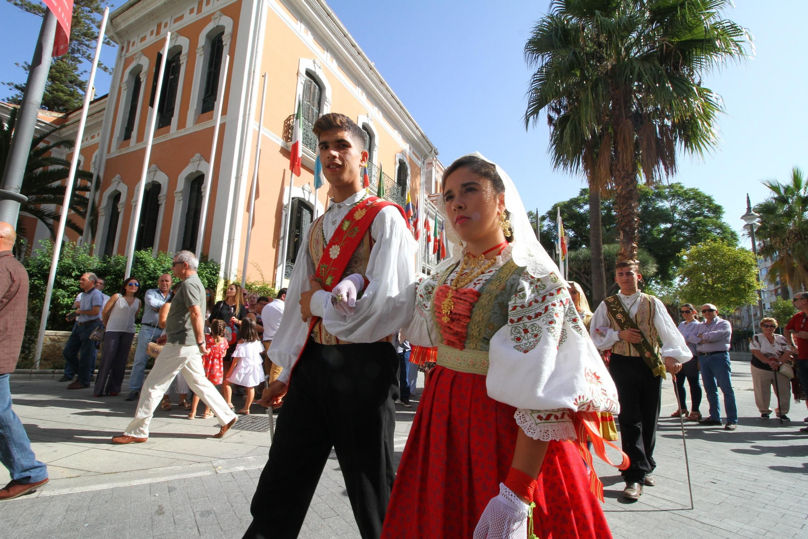Imágenes del desfile Iberoamericano de bailes.