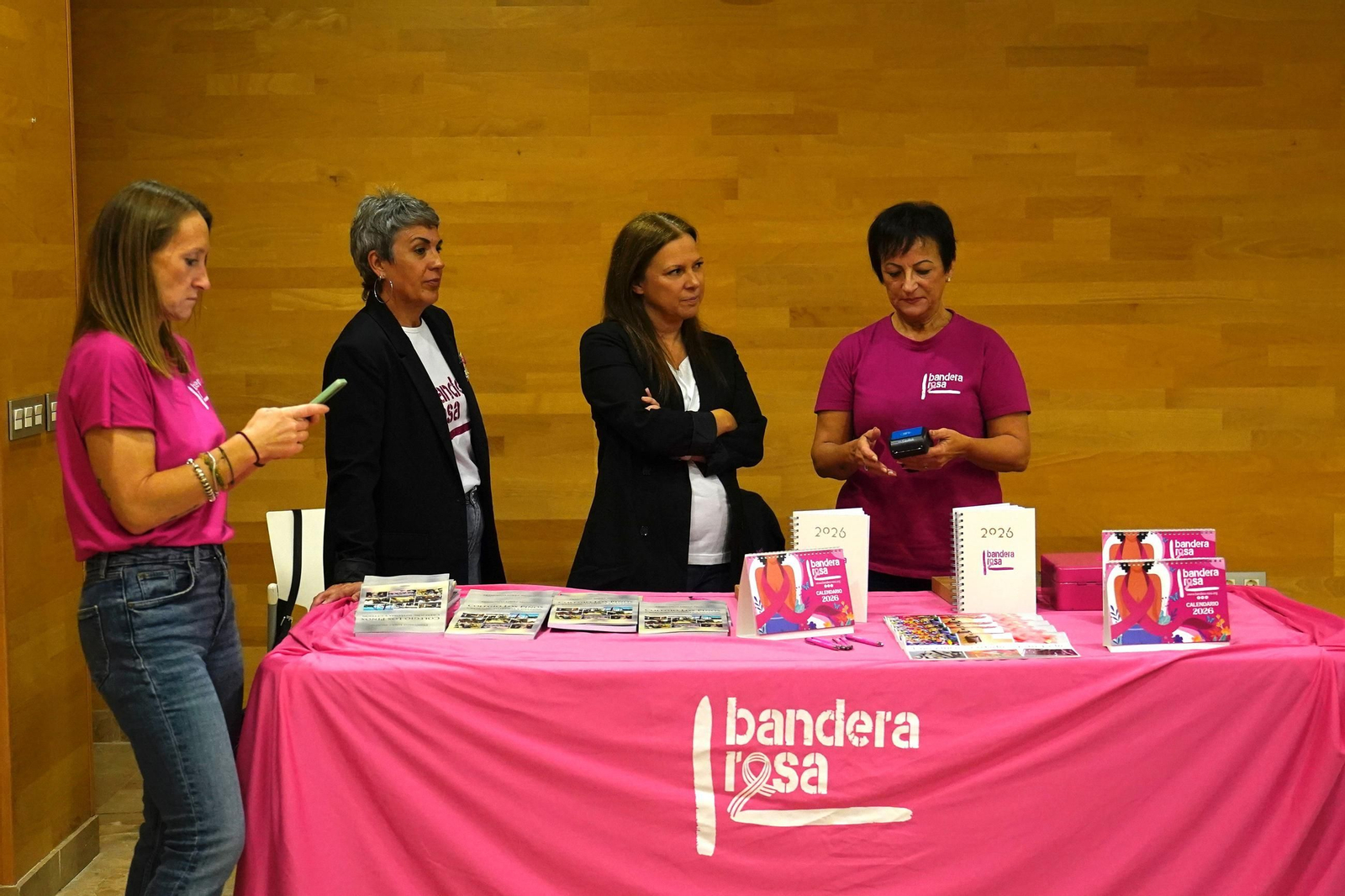 Fotos de la presentacion del libro "Colegio Los Pinos" de Francisco Lòpez Muñoz