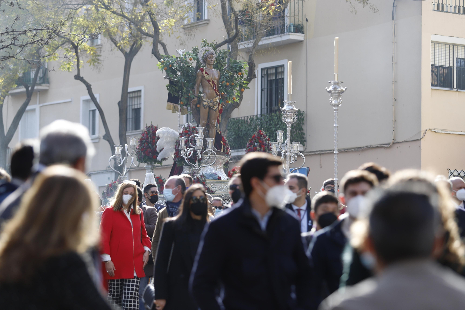 Imágenes del ambiente en la procesión de San Sebastián en Huelva
