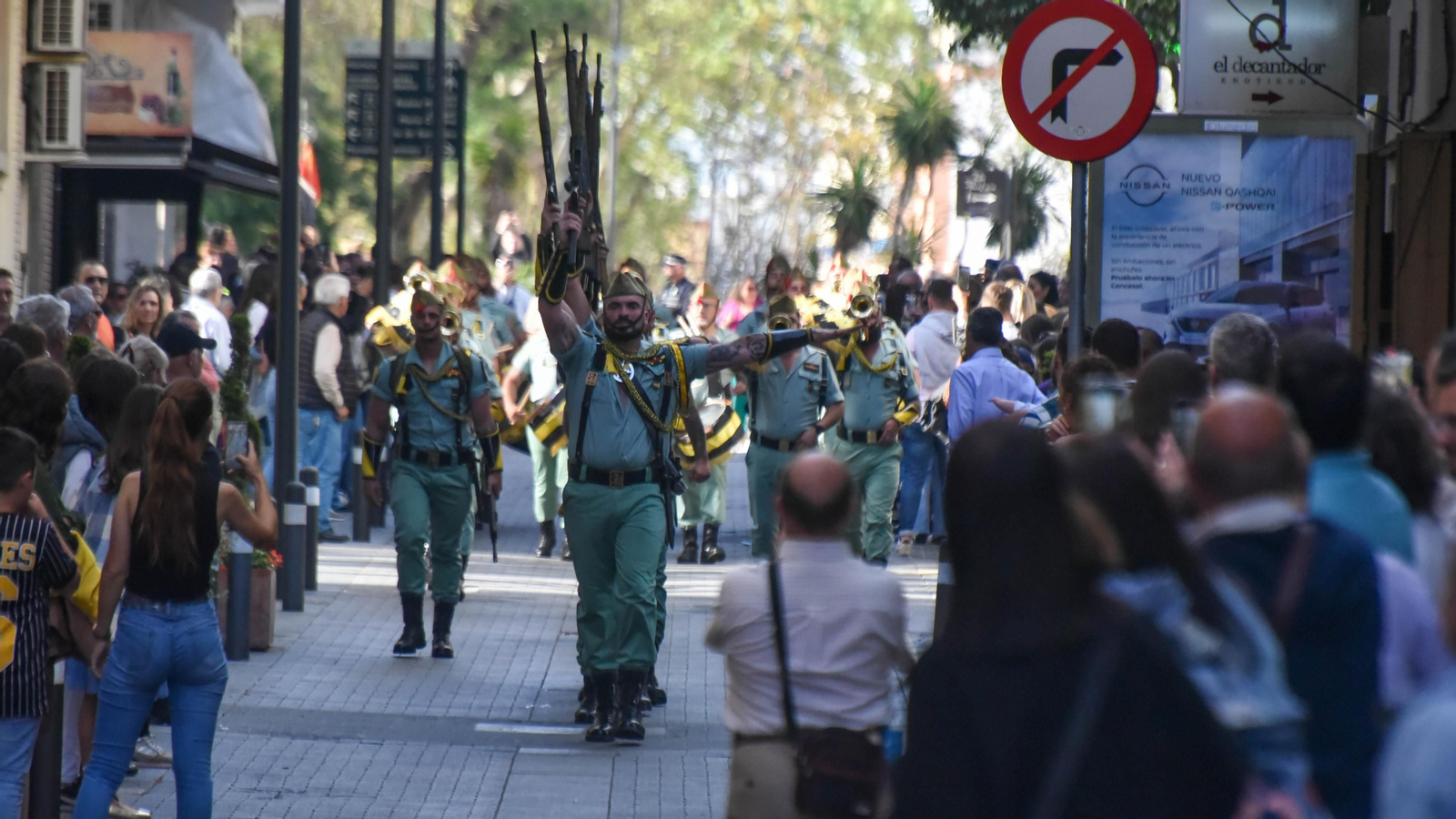 Fotos del Lunes Santo en Algeciras: Desfile de La Legión