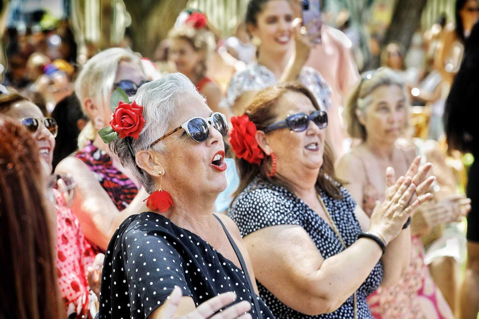Búscate en las imágenes del Día de la Mujer de la Feria del Carmen de San Fernando
