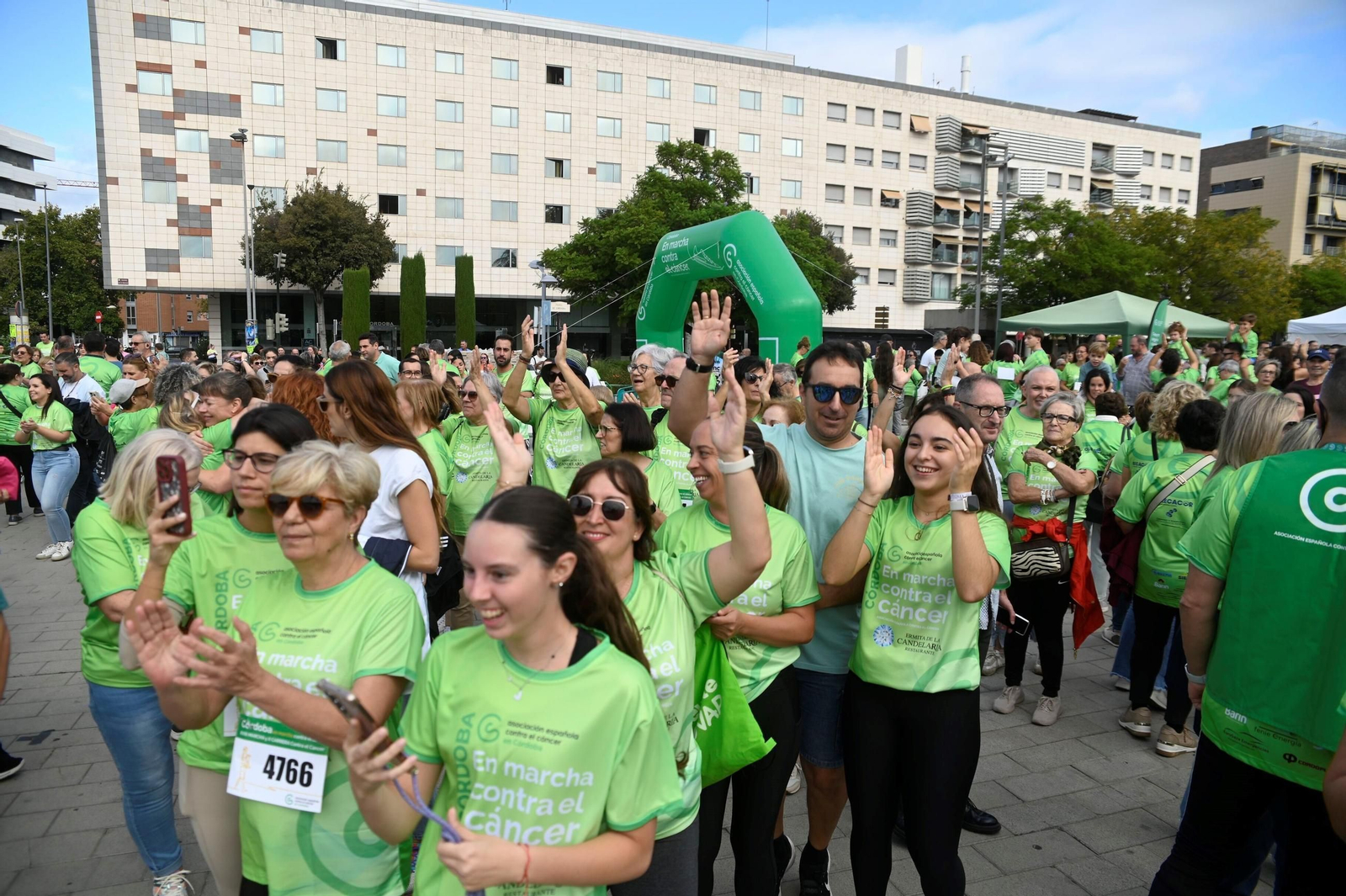 La XVIII Carrera contra el Cáncer en Córdoba, en imágenes