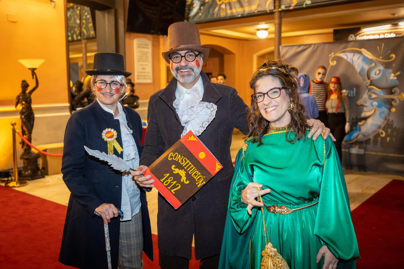 Búscate entre las mejores imágenes de la final del COAC 2024 del Carnaval de Cádiz