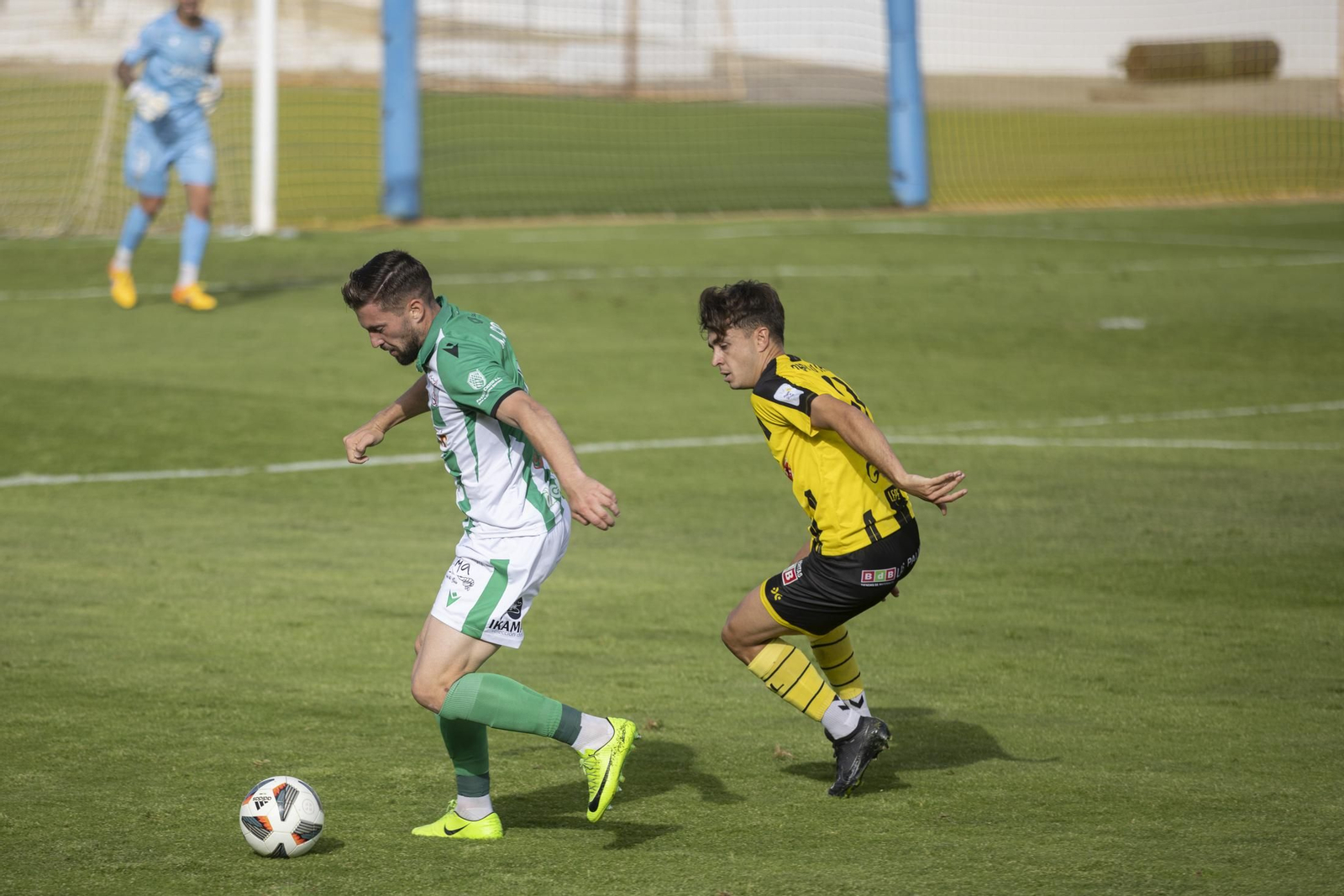 Imágenes del partido entre el San Roque de Lepe y el Atlético Sanluqueño