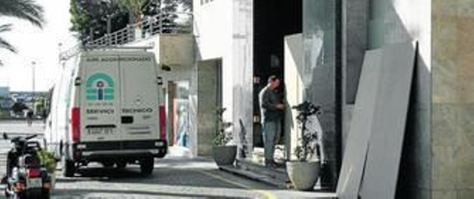 En diciembre, tras el cierre del Gran Hotel, se tapó la entrada con paneles.