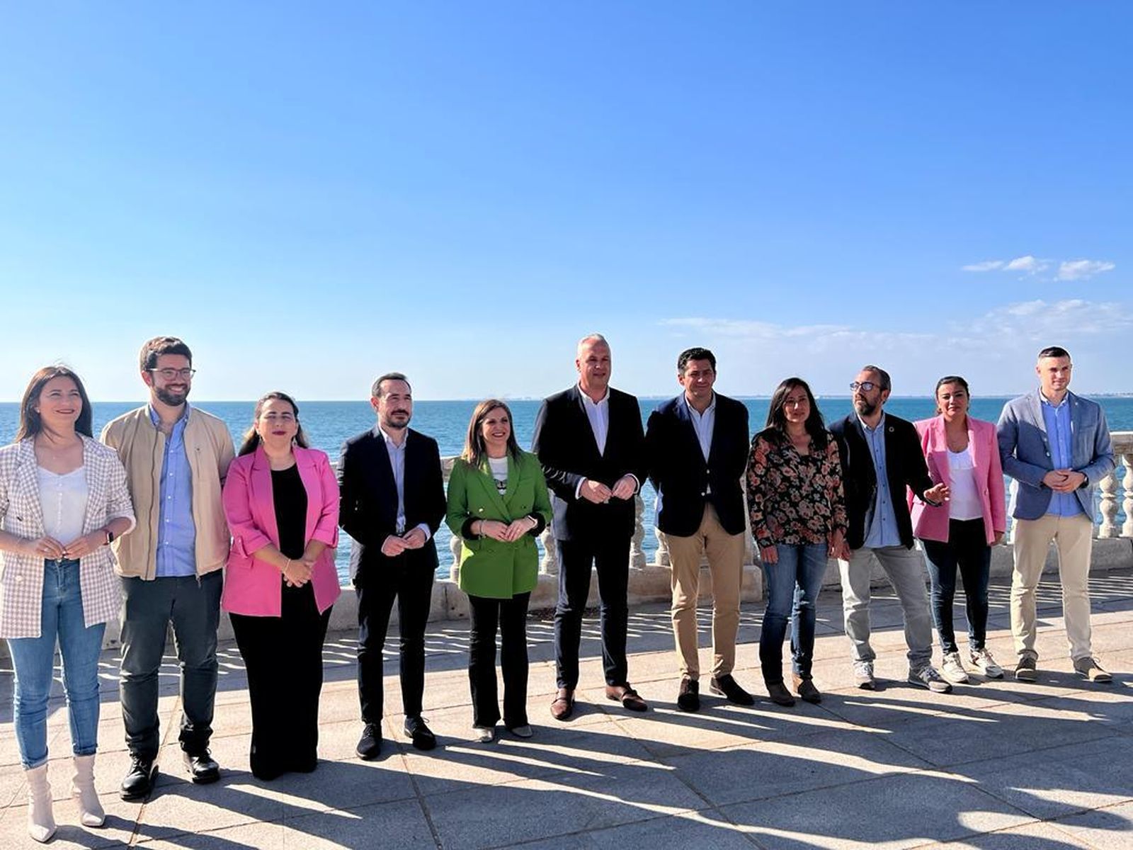 Foto de familia del comité de campaña del PSOE.