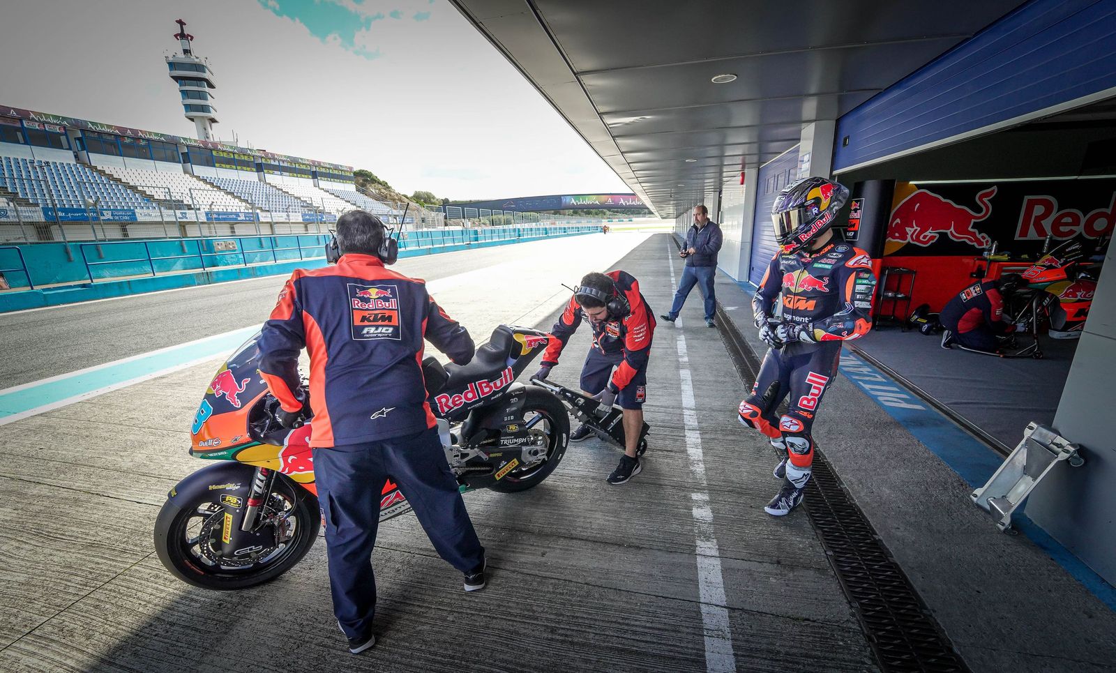 Imágenes de los Test de entrenamiento de Moto2 y Moto3 en el Circuito de Jerez