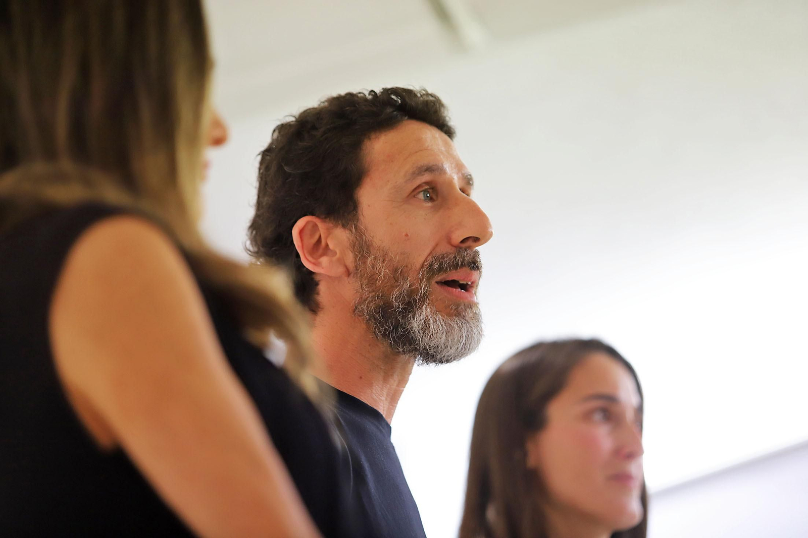 Imágenes de la exposición del artista onubense Wild Welva titulada 'El adiós, el comienzo y todo lo demás'.