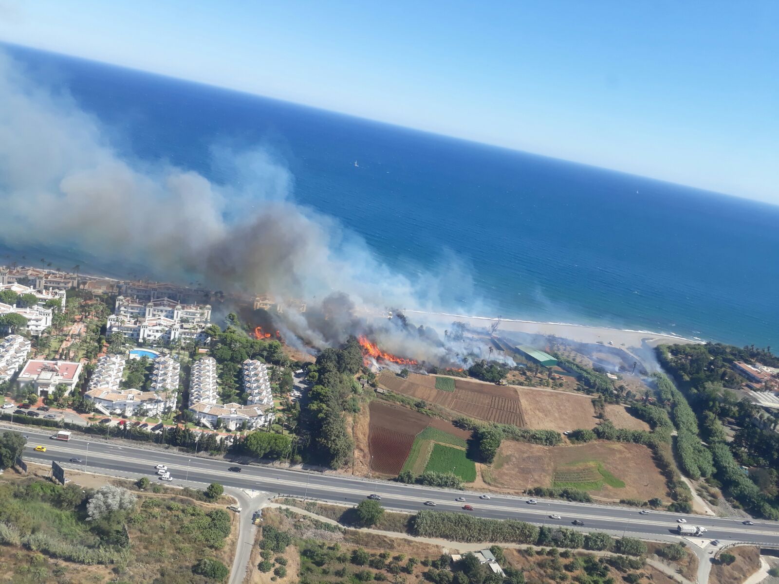 Vista aérea del incendio que tuvo lugar ayer en el paraje del río Velerín.