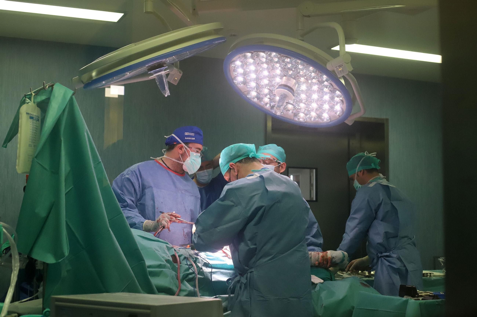 Imagen de archivo de una operación quirúrgica en Huelva.