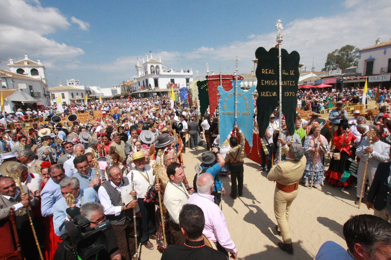 Las imágenes de la Misa de Pentecostés en El Rocío