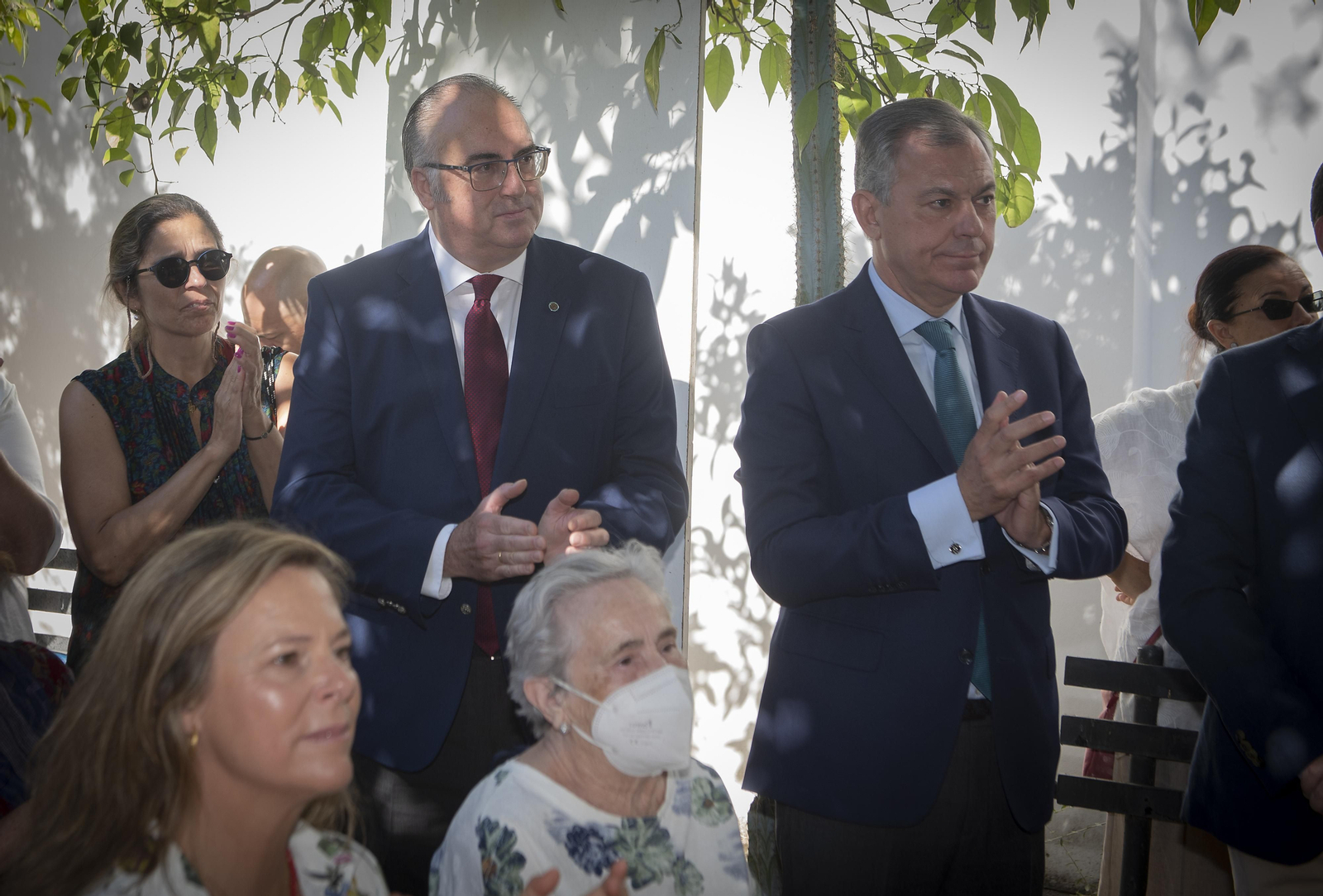 Las imágenes de la inauguración de los jardines del párroco D. Pedro Ybarra