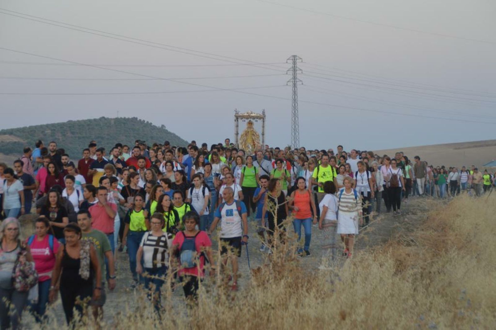 Vecinos del pueblo trasladaron andando, el 15 de agosto, la imagen hasta Villamartín.