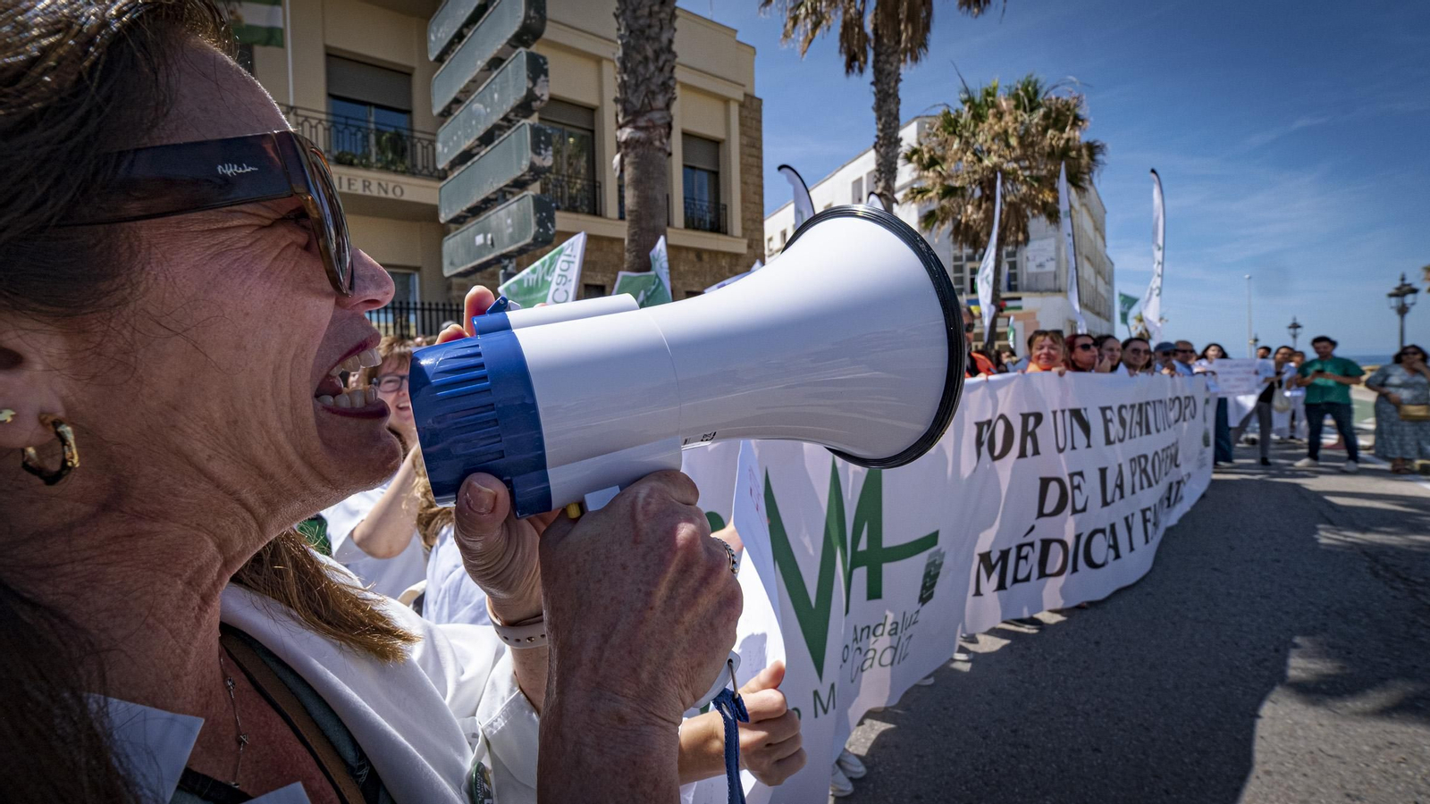 Las imágenes de la jornada de huelga de médicos en Cádiz