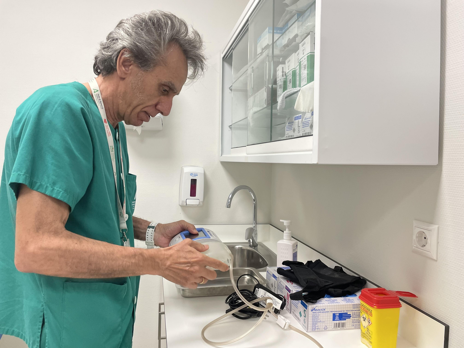 Lorenzo Pérez, consultor de heridas, en el nuevo espacio.