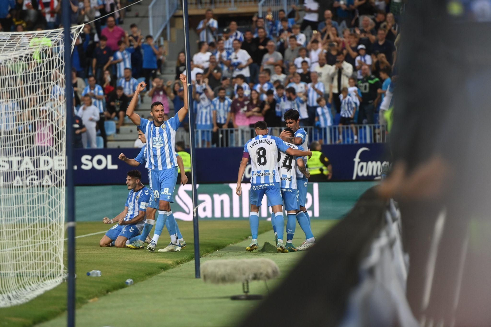 El Málaga CF celebra un gol. El Málaga CF celebra un gol.